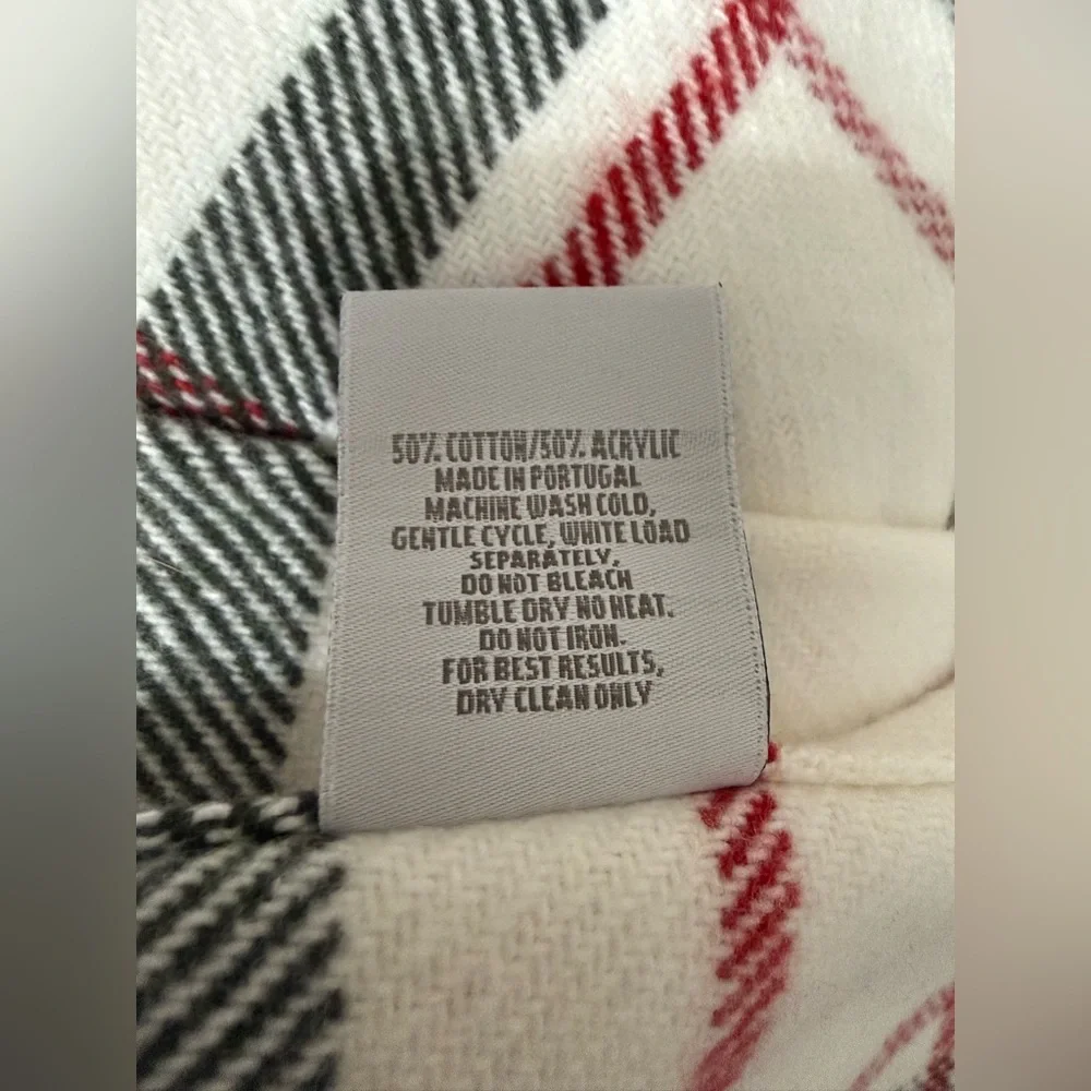 Red and Green Plaid Fringe Blanket